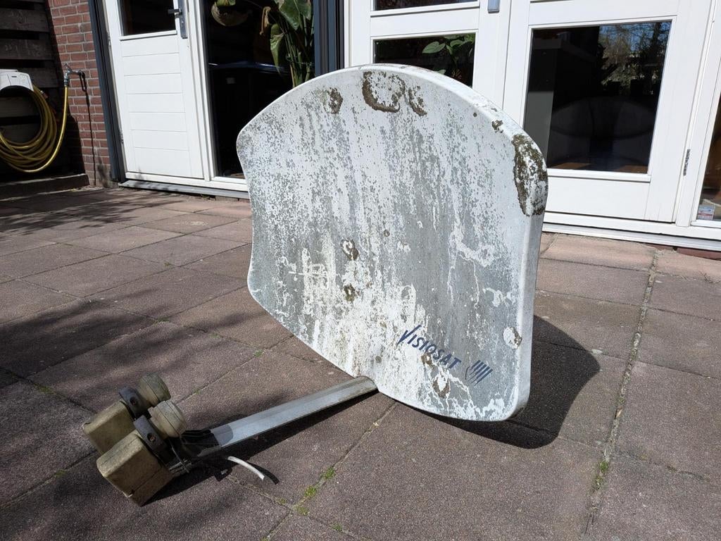 Schotelantenne Visiosat met multi lnb en voet, Audio, Tv en Foto, Schotelantennes, Ophalen, Gebruikt, (Schotel)antenne, Overige merken
