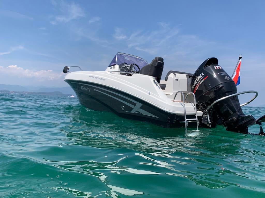 Snelle ZGAN Prins 555 met zuinige Suzuki 115pk en trailer, Watersport en Boten, 70 tot 120 pk, Ophalen of Verzenden, Zo goed als nieuw
