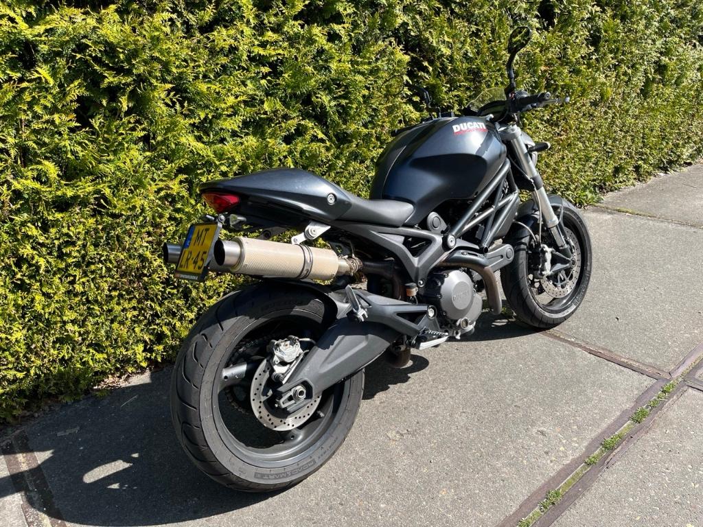 Ducati Monster 696 Vaste prijs 3250 euro, Motoren, Motoren | Ducati, 2 cilinders, Sportuitlaat, Motorrijbewijs A, Particulier