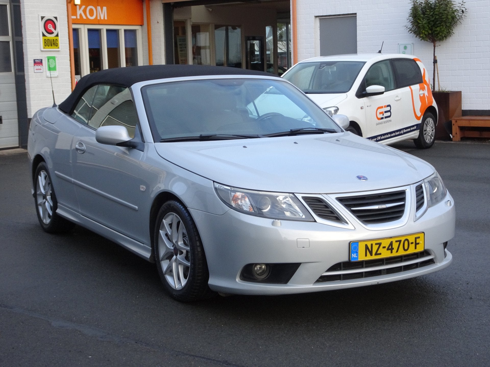 Saab 9-3 Cabrio 2.0t Vector Spring Edition Automatische airc, 1998 cc, Zwart, 4 cilinders, Cabriolet