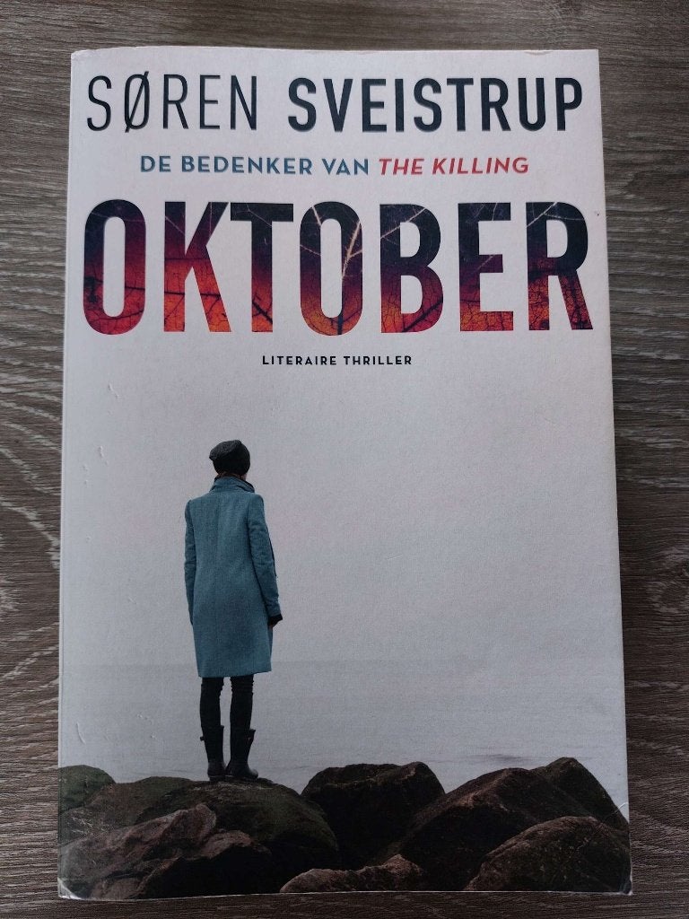 Søren Sveistrup - Oktober, Ophalen of Verzenden, Zo goed als nieuw, Søren Sveistrup, Scandinavië