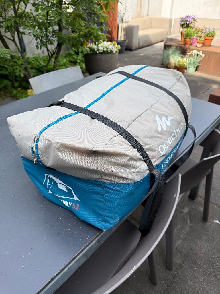 Quecha Arpenaz Family 5.2 tent, Caravans en Kamperen, Tenten, Ophalen, Zo goed als nieuw, Tot en met 4
