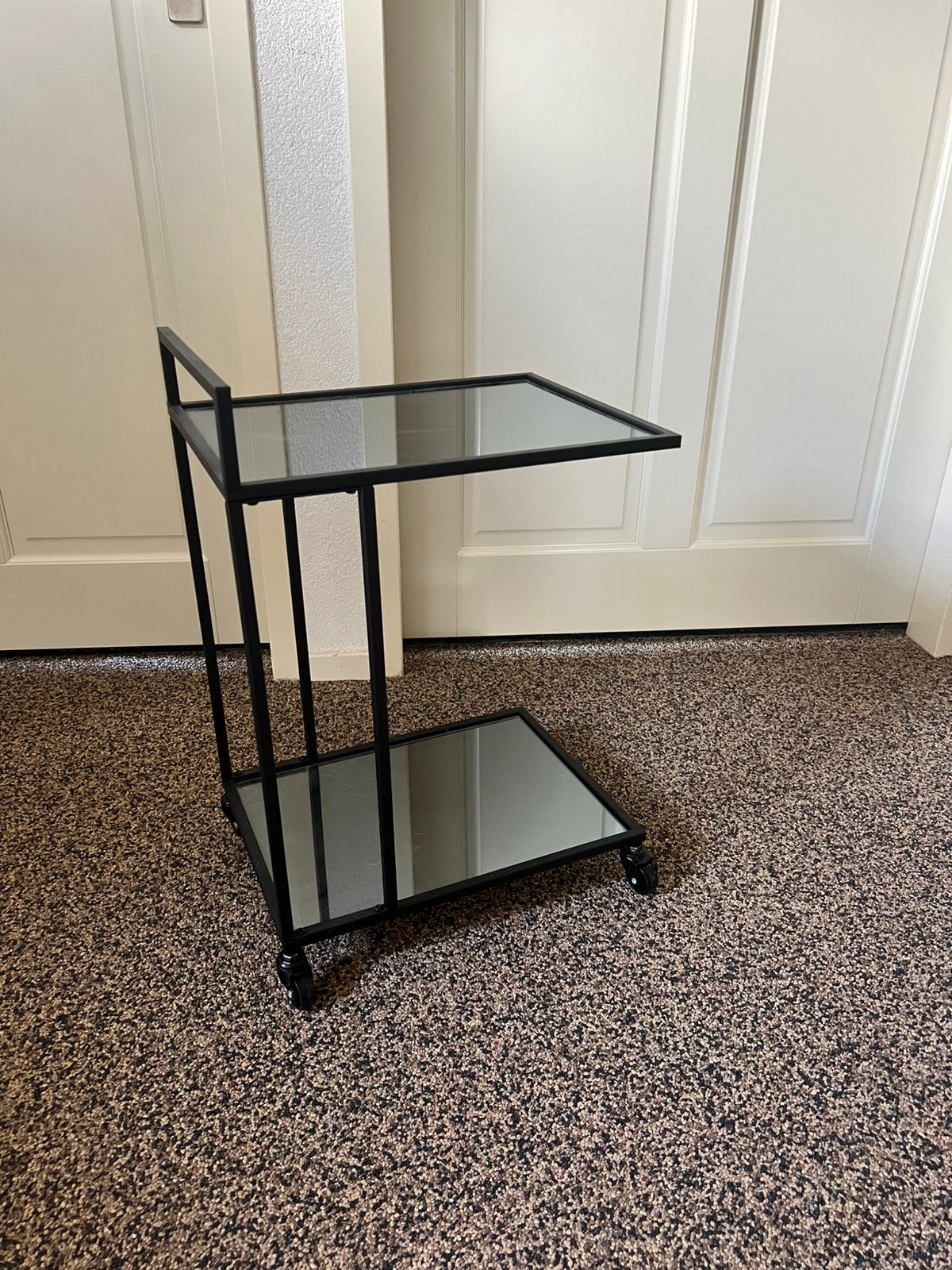 Drank trolley van zwart metaal/aluminium, Minder dan 55 cm, Metaal of Aluminium, Zo goed als nieuw, Rechthoekig