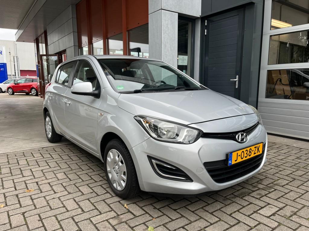 Hyundai I20 1.2I I-DRIVE, Auto's, Euro 5, Gebruikt, 31 €/maand, 4 cilinders