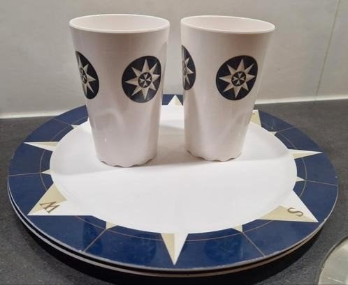 2 Mepal Rosti bekers+ 2 grote platte borden, design Windroos, Caravans en Kamperen, Ophalen of Verzenden