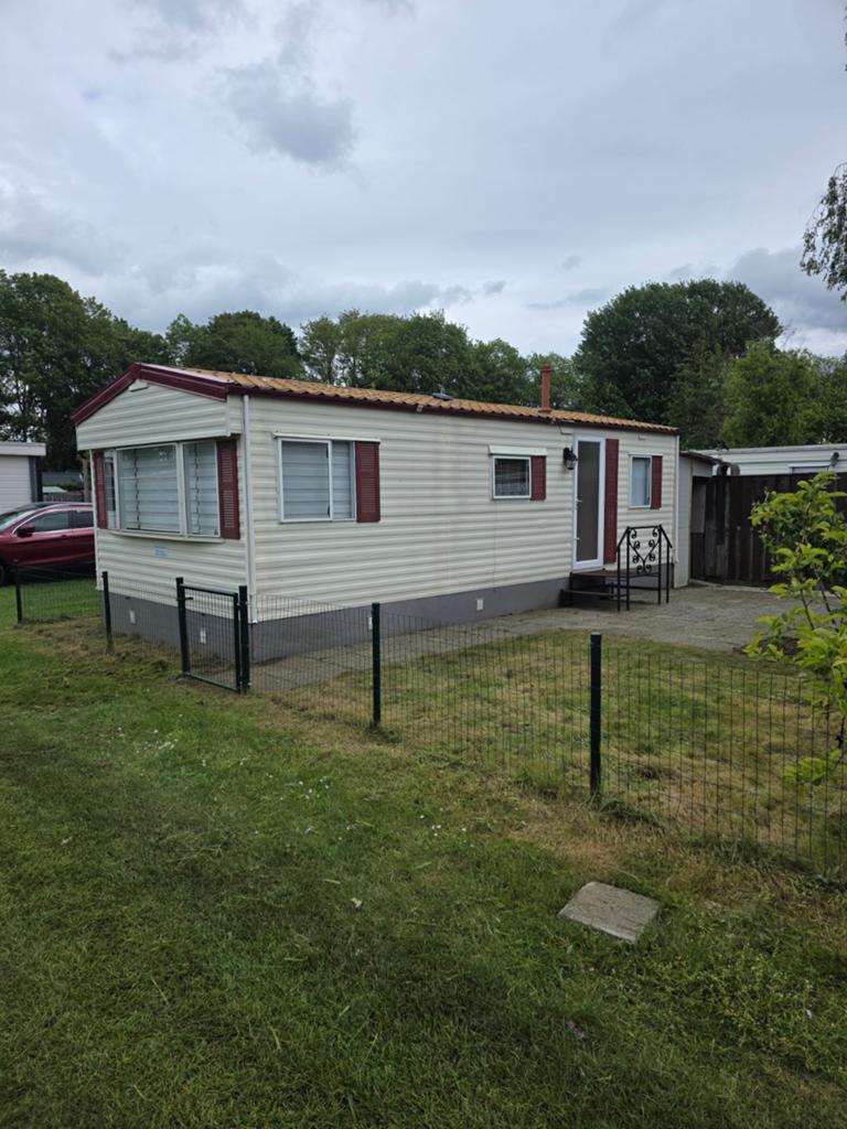 Prachtige stacaravan 2 slaapkamers dakpannendak instapklaar!, Caravans en Kamperen, Stacaravans, Ophalen