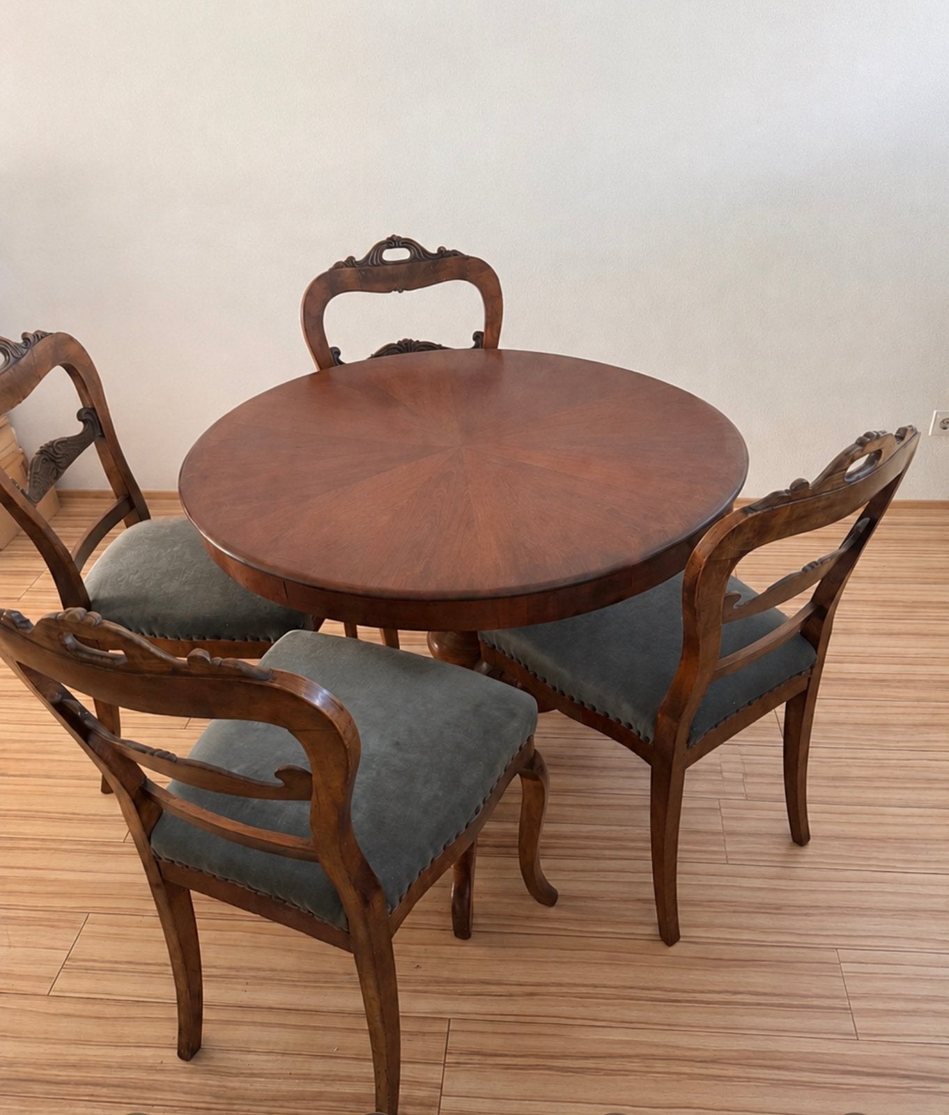 Antieke Biedermeier Eethoek Ronde Tafel & 4 Stoelen Velours, Ophalen