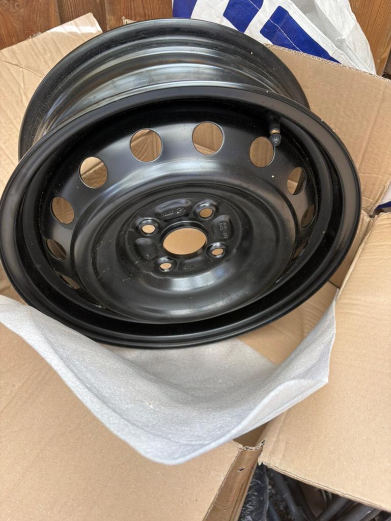 Te koop 4 stalen velgen, Auto-onderdelen, Banden en Velgen, 15 inch, Velg(en), Nieuw, Ophalen of Verzenden