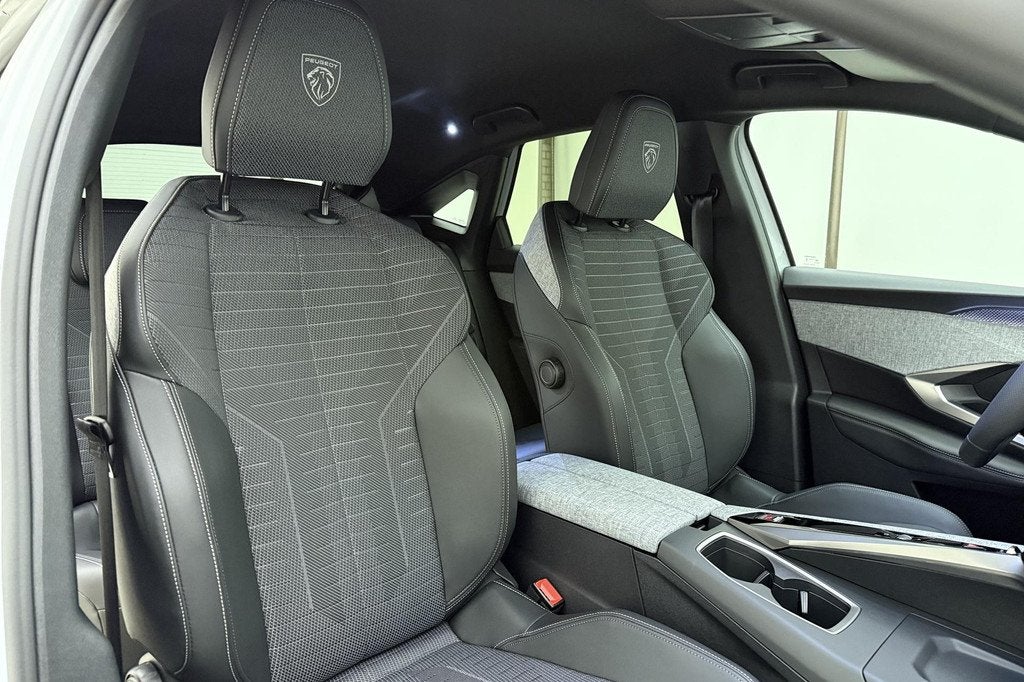 Peugeot 3008 1.2 Hybrid 145 GT | Elektr. achterklep | Adapti, 145 pk, Gebruikt, Euro 6, 1199 cc
