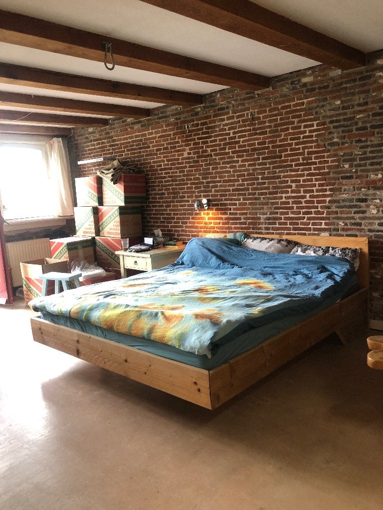 Zwevend houten bed 200x180 + matras ophalen amsterdam, Huis en Inrichting, Ophalen, Gebruikt, Tweepersoons, 180 cm