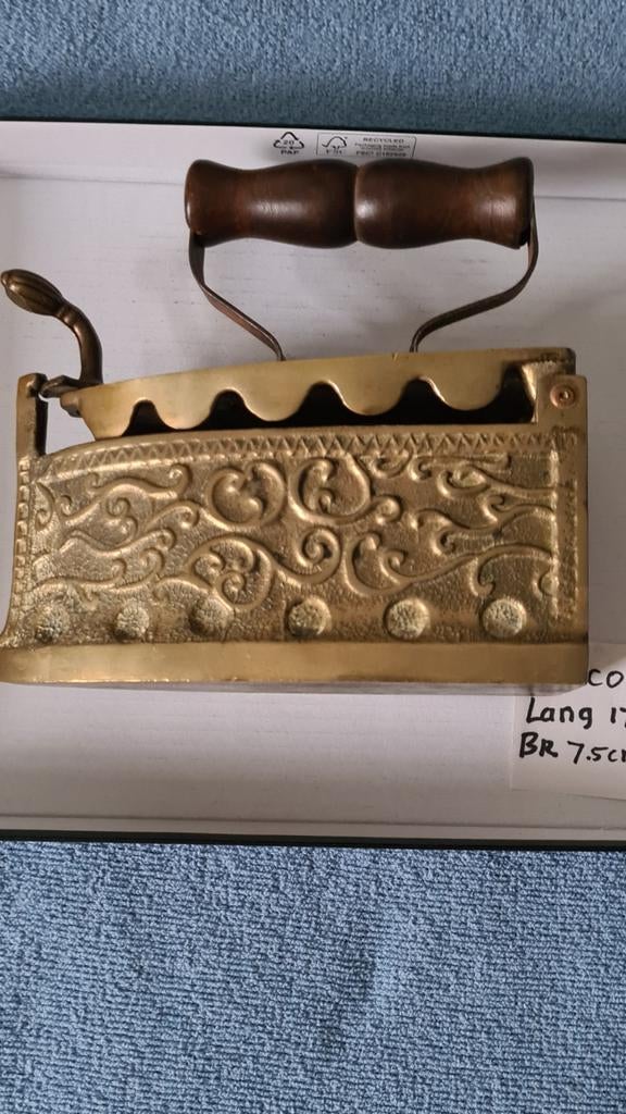 Antiek messing strijkijzer met houten handvat, Antiek en Kunst, Ophalen of Verzenden, Koper