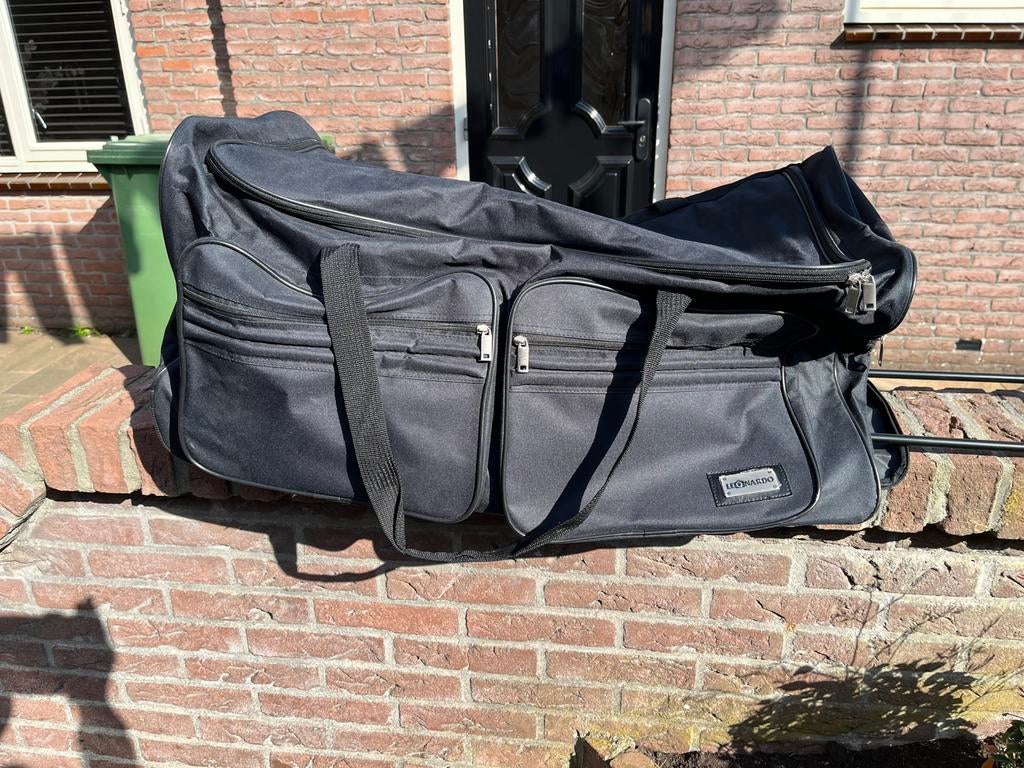Leonardo reistas met uitschuifbaar handvat en wieltjes, Wieltjes, 30 cm of meer, Zwart, Ophalen of Verzenden