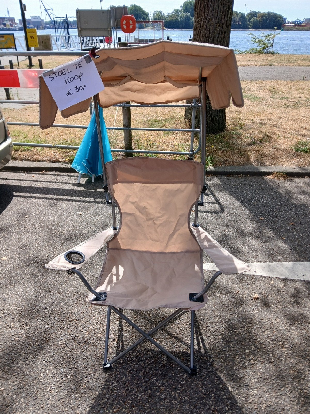 campingstoel met luifel - ideaal voor zon en sch, Caravans en Kamperen, Ophalen, Zo goed als nieuw, Campingstoel