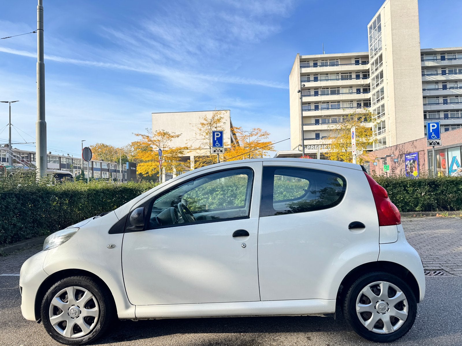 Peugeot 107| 2011| 5-DEURS AİRCO | E-RAMEN |NİEUW KOPPELİNG|, Auto's, Voorwielaandrijving, Euro 5, 4 stoelen, Origineel Nederlands