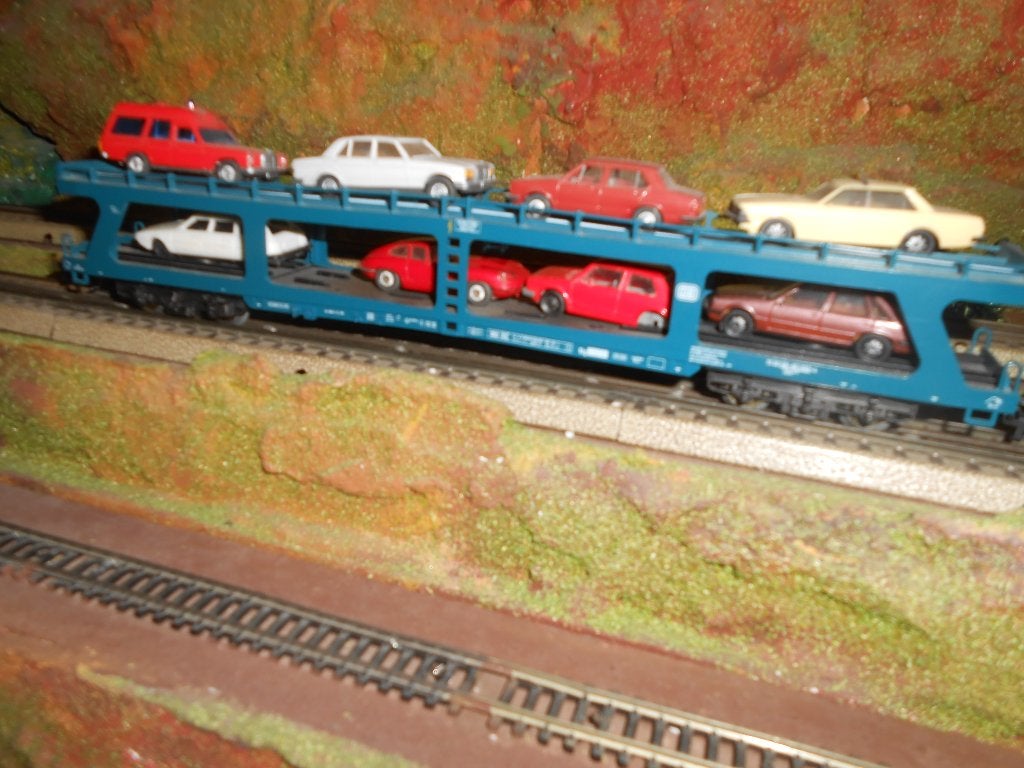 Märklin 4234 autotransport wagon met 8 auto's, Hobby en Vrije tijd, Wisselstroom, Wagon, Ophalen of Verzenden, Zo goed als nieuw