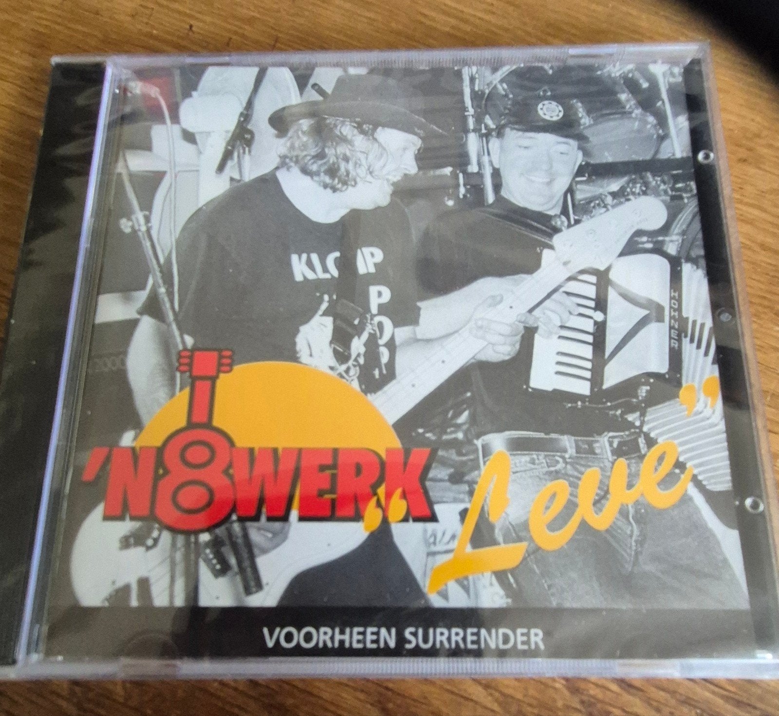 N8werk Leve CD Zeeuws dialect Surrender piraten -  nieuw!, Cd's en Dvd's, Ophalen of Verzenden, Zo goed als nieuw, Levenslied of Smartlap