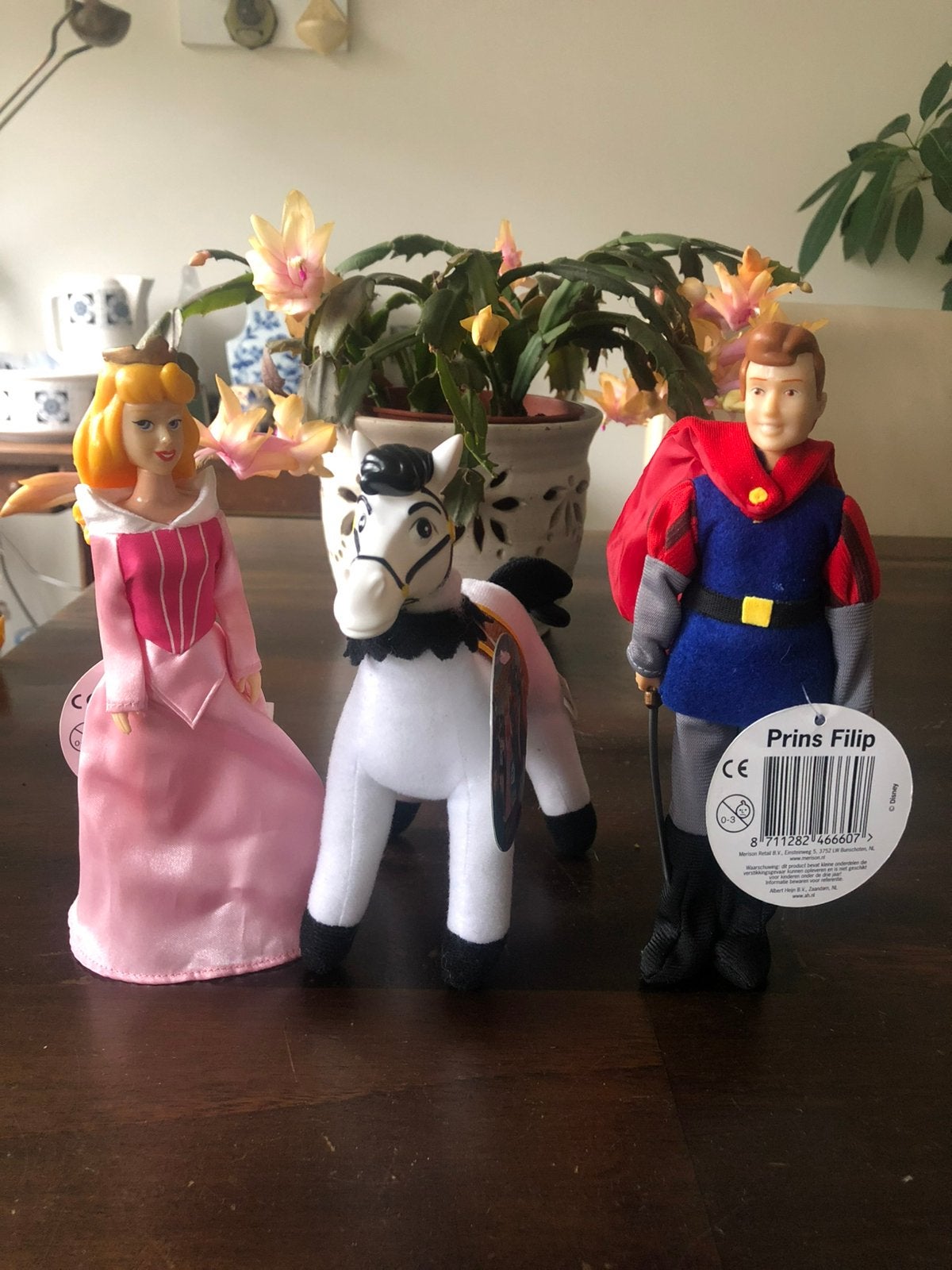 Nieuwe set van Disney Prins Filip Prinses Aurora en paard, Verzamelen, Disney, Ophalen of Verzenden, Overige figuren, Nieuw, Beeldje of Figuurtje