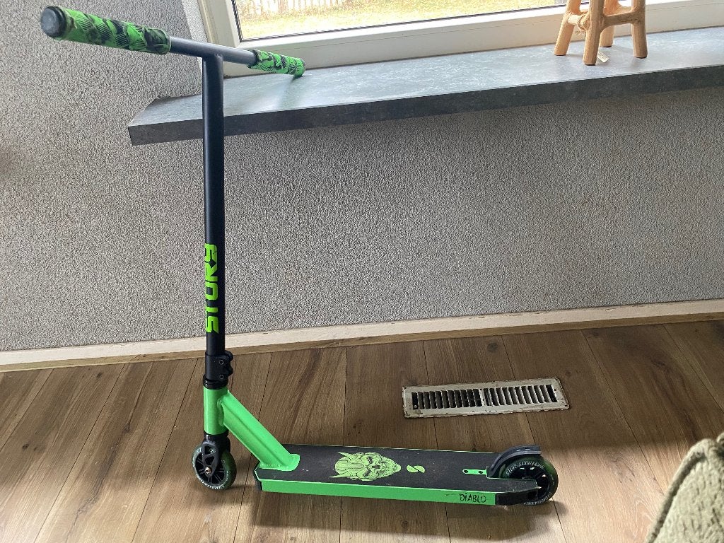 Story step Diablo groen, Fietsen en Brommers, Ophalen, Zo goed als nieuw, Gewone step, Story