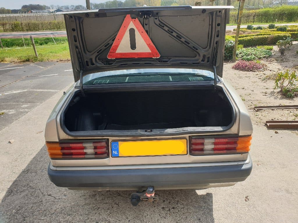 MERCEDES-BENZ W201 190D 2.0 1985 OLDTIMER, foto 4
