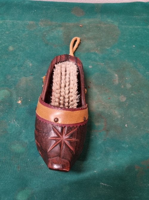 houten klomp met kledingborstel vintage, Ophalen of Verzenden, 'T Olde Gre-j, Info@toldegrej.nl, Endepoelstraat 20f Didam