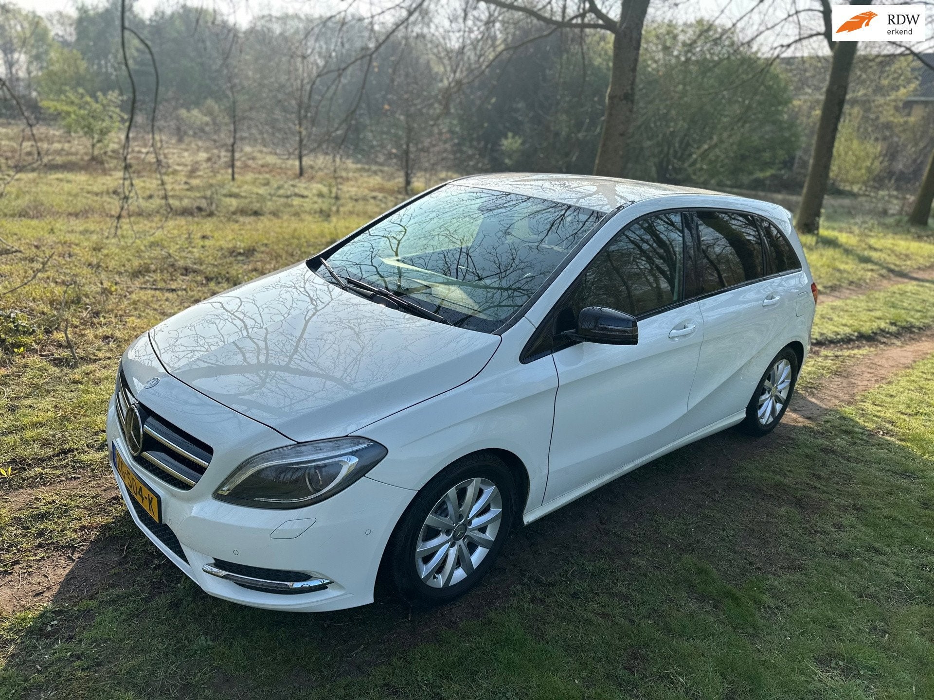 Mercedes-Benz B-klasse 180 Prestige APK 13-04-2027, Auto's, Voorwielaandrijving, Gebruikt, 1595 cc, Handgeschakeld