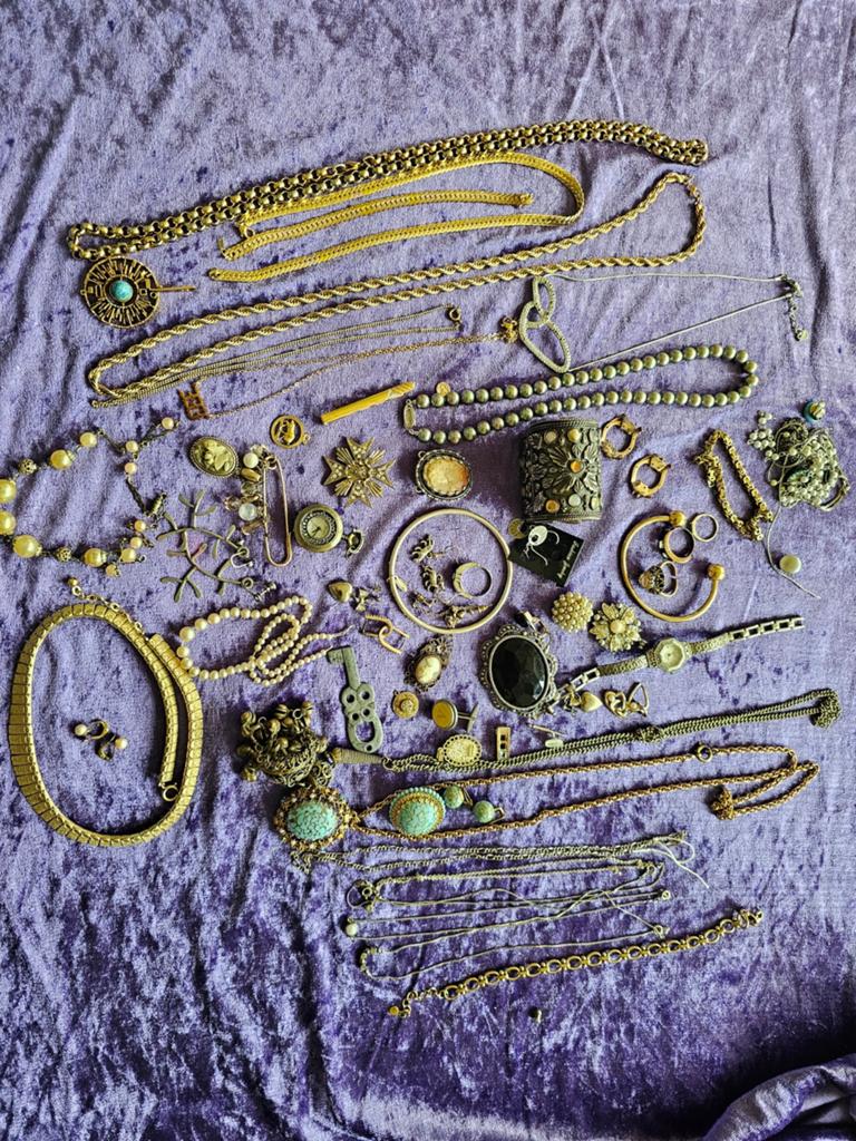 Partij vintage sieraden, Ophalen of Verzenden, Overige materialen, Armband