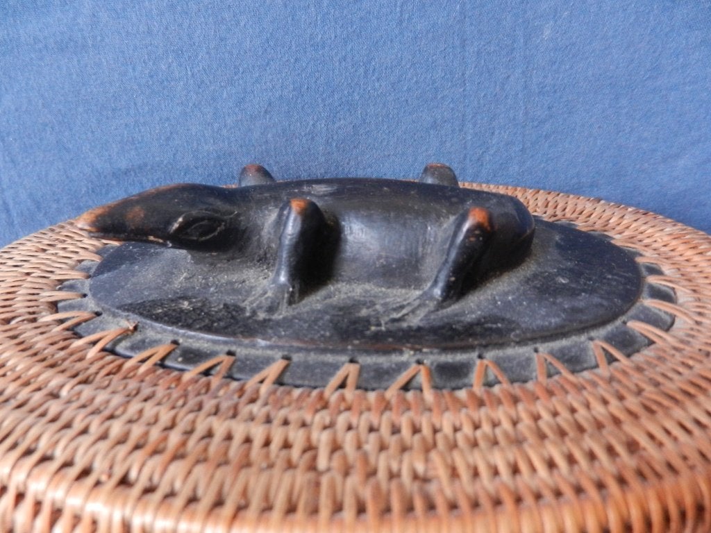 Ovale gevlochten doos met houten salamander Lombok Indonesie, Gesneden, Overige typen, Ophalen of Verzenden, 9 cm