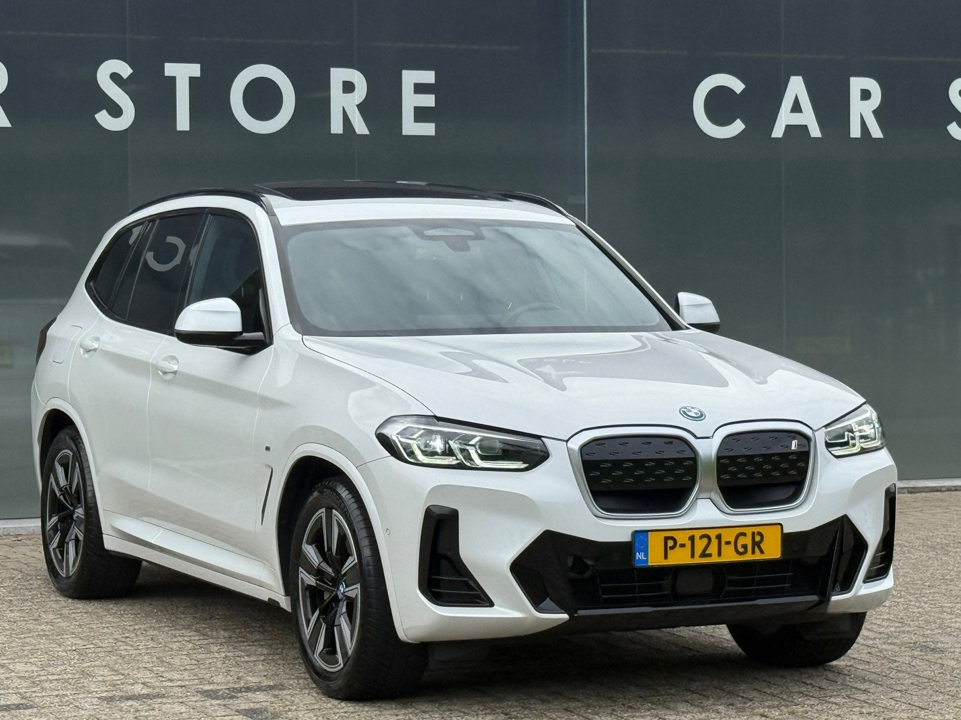 BMW IX3 Executive M-Sport 80 kWh 99% SOH Shadow LCI FACELIFT, Automaat, Achterwielaandrijving, Gebruikt, Wit