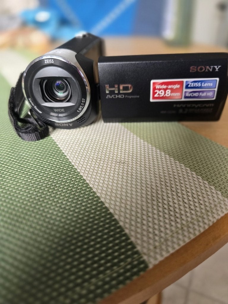 Sony handycam  HDR 240CXE