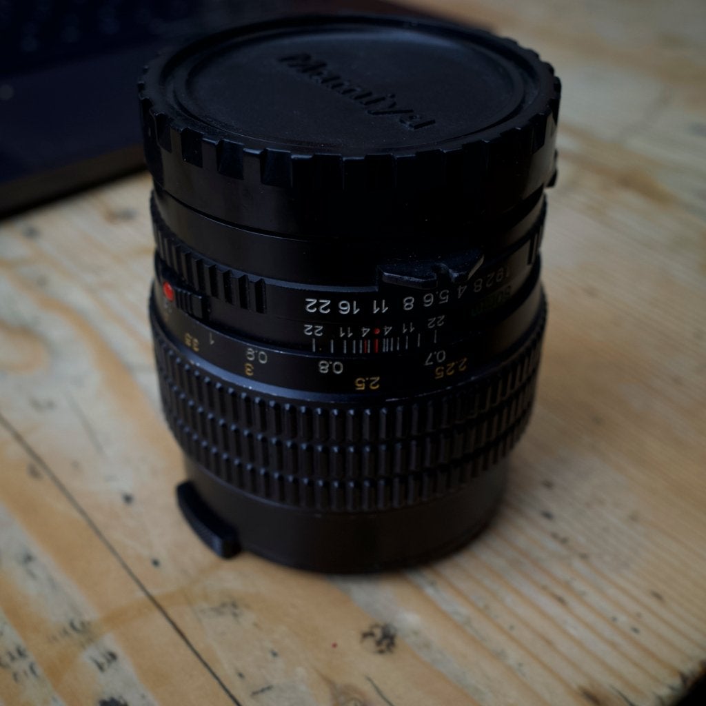 Foto 4 van Mamiya 645 / Sekor 80mm 1.9, Prisma en waist-level finder.