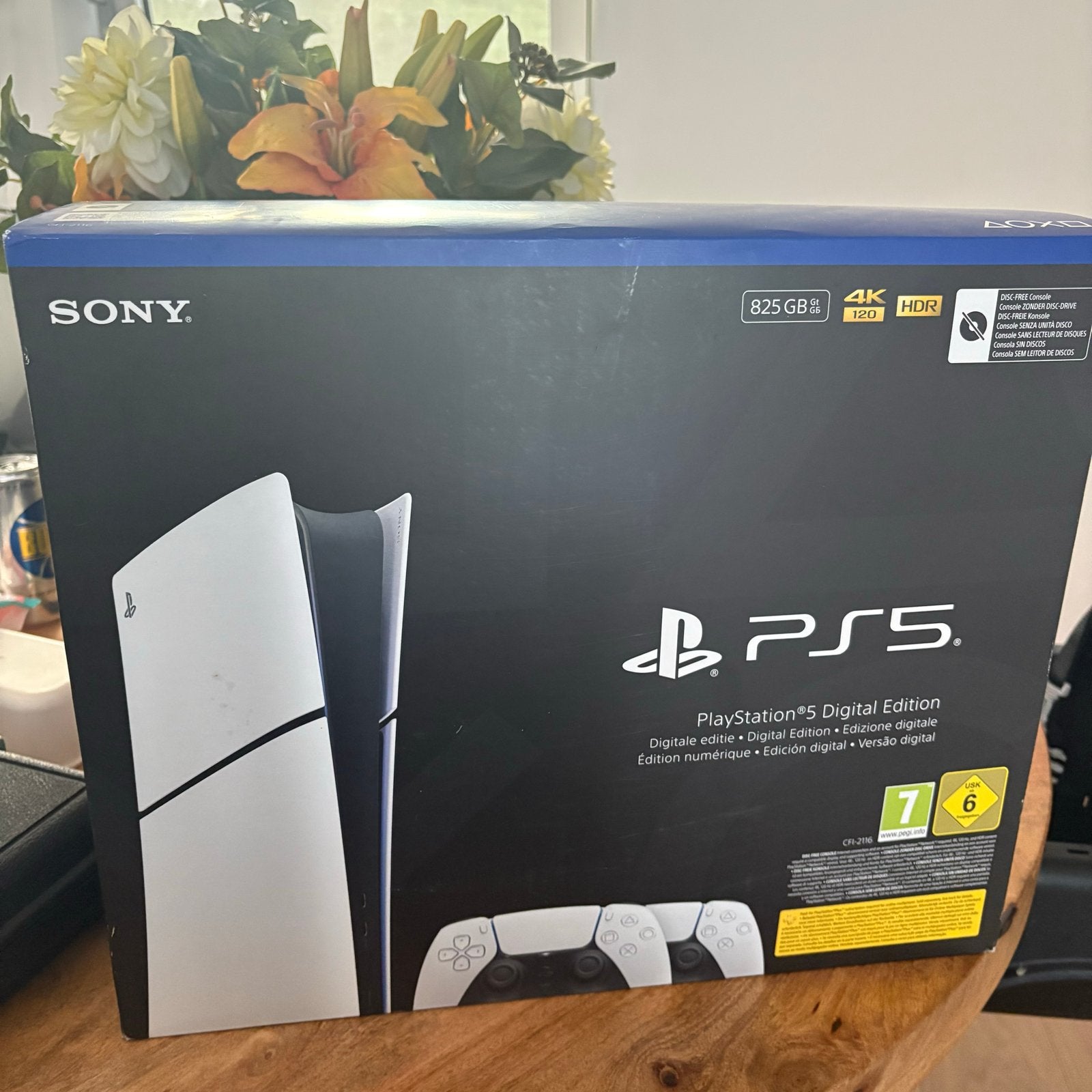 PS5 Digital Edition met 2 controllers - ZGAN, Ophalen, Zo goed als nieuw