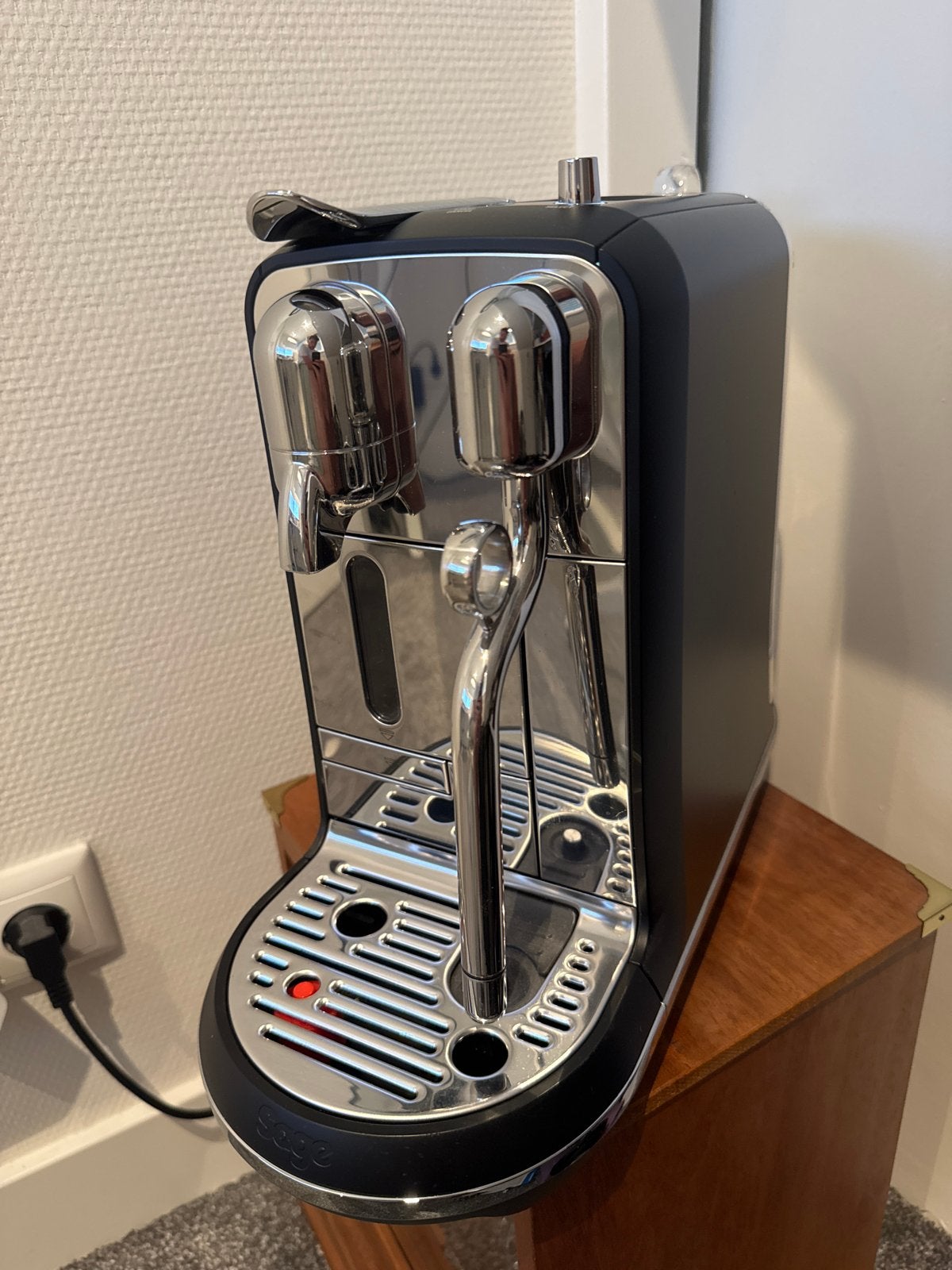 Nespresso Creatista Plus met extra's, Witgoed en Apparatuur, Koffiezetapparaten, Ophalen, Koffiemachine, Zo goed als nieuw, Koffiepads en cups