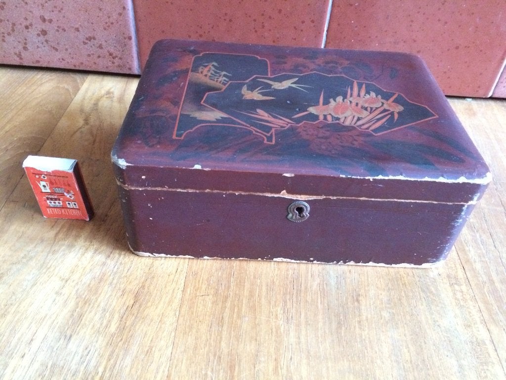 Antiek Chinees Indisch versierd houten kistje bordeauxrood, Minder dan 50 cm, Gebruikt, Minder dan 50 cm, Ophalen of Verzenden
