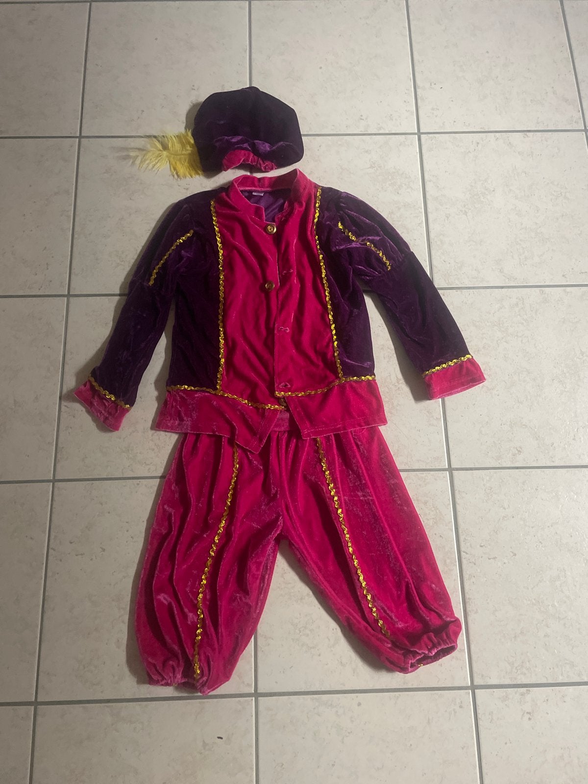 Pietenpak / Sinterklaas kostuum voor kind (roze/paars), Ophalen of Verzenden, Zo goed als nieuw, 122 t/m 128, Jongen of Meisje