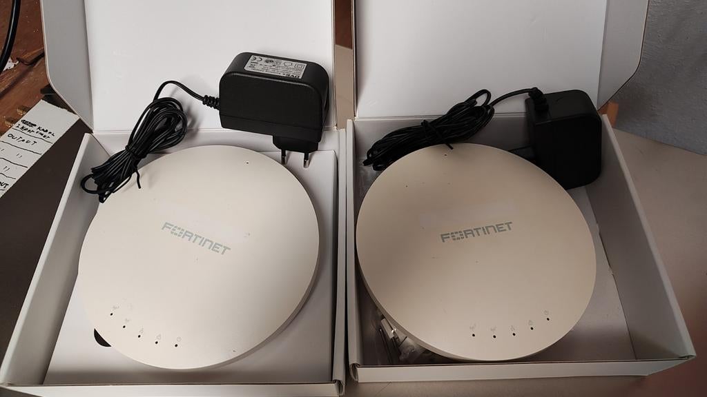 Fortinet FortiAP 221C (1x) 321C (1x), Computers en Software, Accesspoints, Ophalen of Verzenden, Gebruikt, Fortinet
