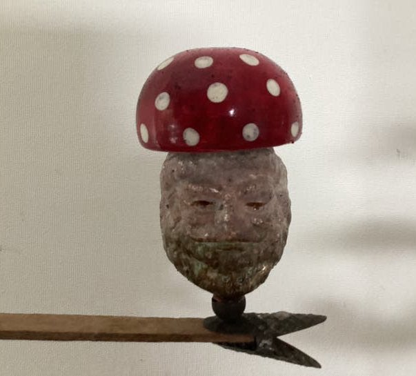 Oude opa kabouter met paddenstoel muts, Ophalen of Verzenden