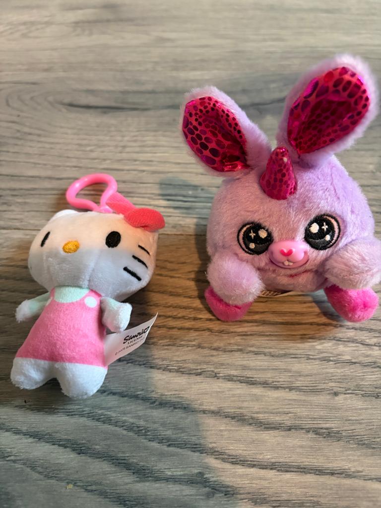 Hello Kitty en konijn knuffeltjes, Overige merken, Ophalen of Verzenden, Kat, Wit