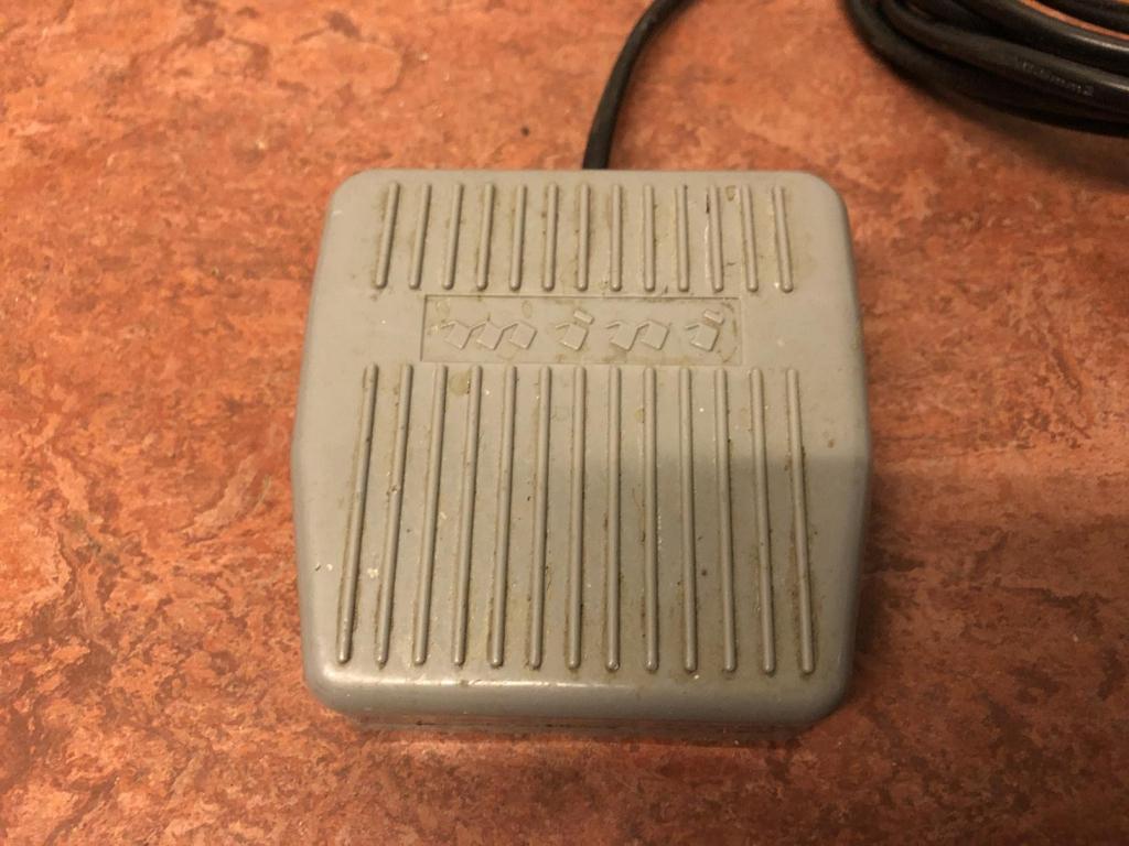 Piezo ultrasonic scaler compleet met voetpedaal, Niet ingevuld, Niet ingevuld, Niet ingevuld
