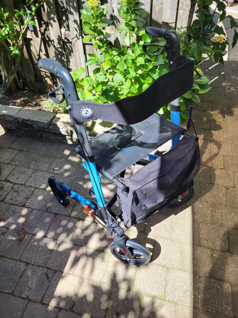 Fijne Rollator, weinig gebruikt, Diversen, Ophalen of Verzenden, Opvouwbaar, Zo goed als nieuw