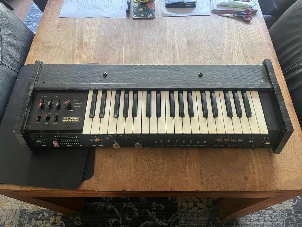 Korg - MiniKorg 700S synthesizer - heeft liefde nodig, Muziek en Instrumenten, Synthesizers, Gebruikt, 61 toetsen, Korg, Ophalen