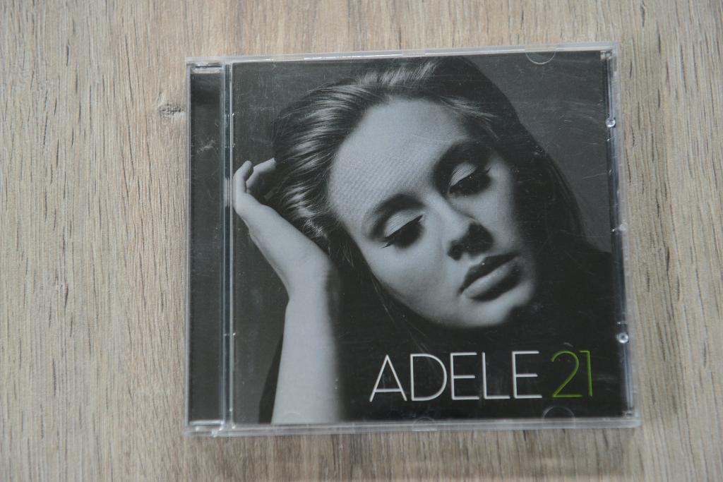 ADELE == 21 == + 2 Bonus Tracks 13 geweldige nummers, Verzenden, Zo goed als nieuw