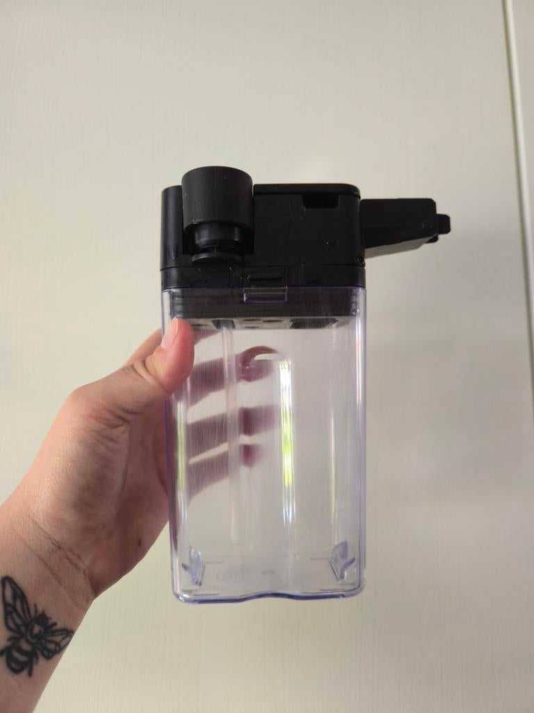 Melkreservoir voor volautomatische koffiezetapparaten, Ophalen of Verzenden, Gebruikt, Melkaccessoire