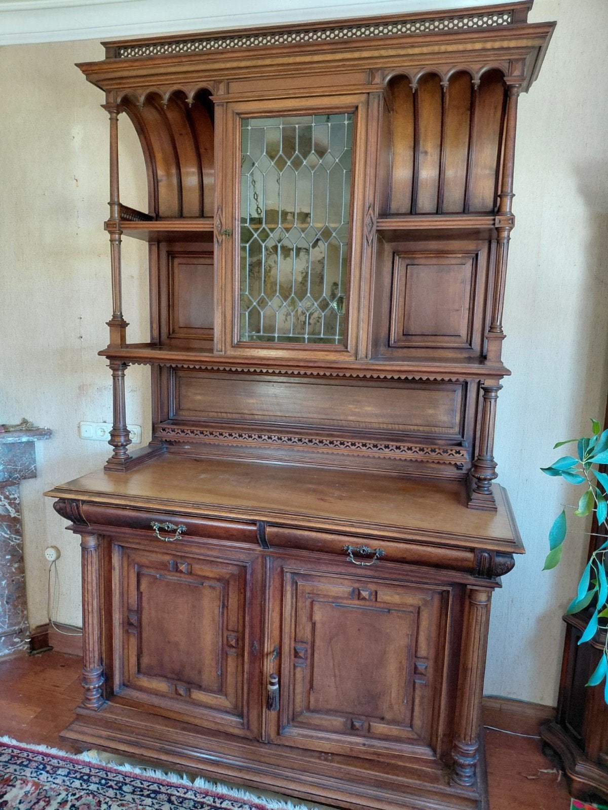 Antiek Eiken Dressoir  Vitrinekast - Prachtig Houtsnijwerk, Ophalen