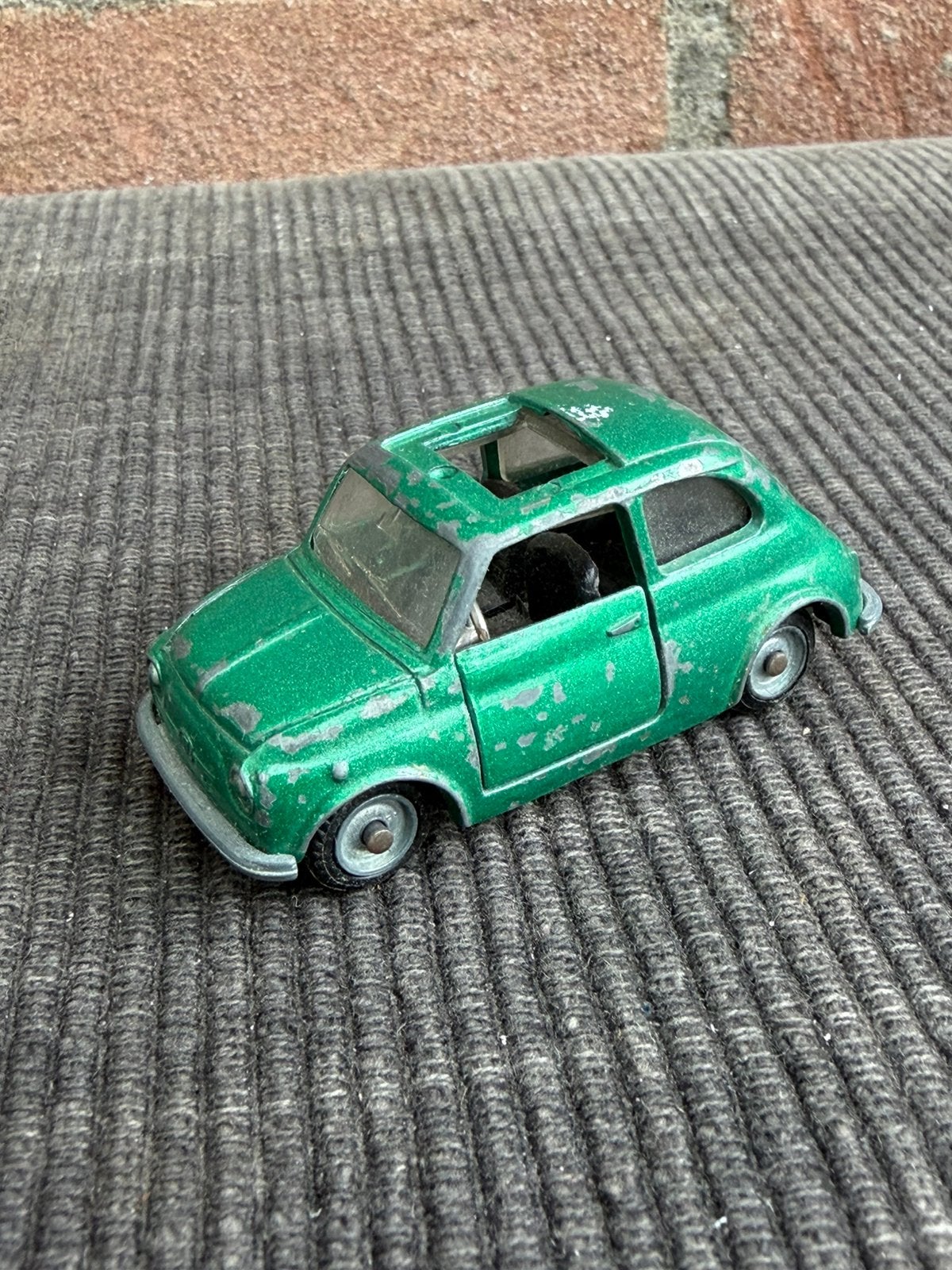 1:43 Mebetoys A-36 Fiat nuova 500 **opknappertje**, Ophalen of Verzenden, Gebruikt, Auto, Overige merken