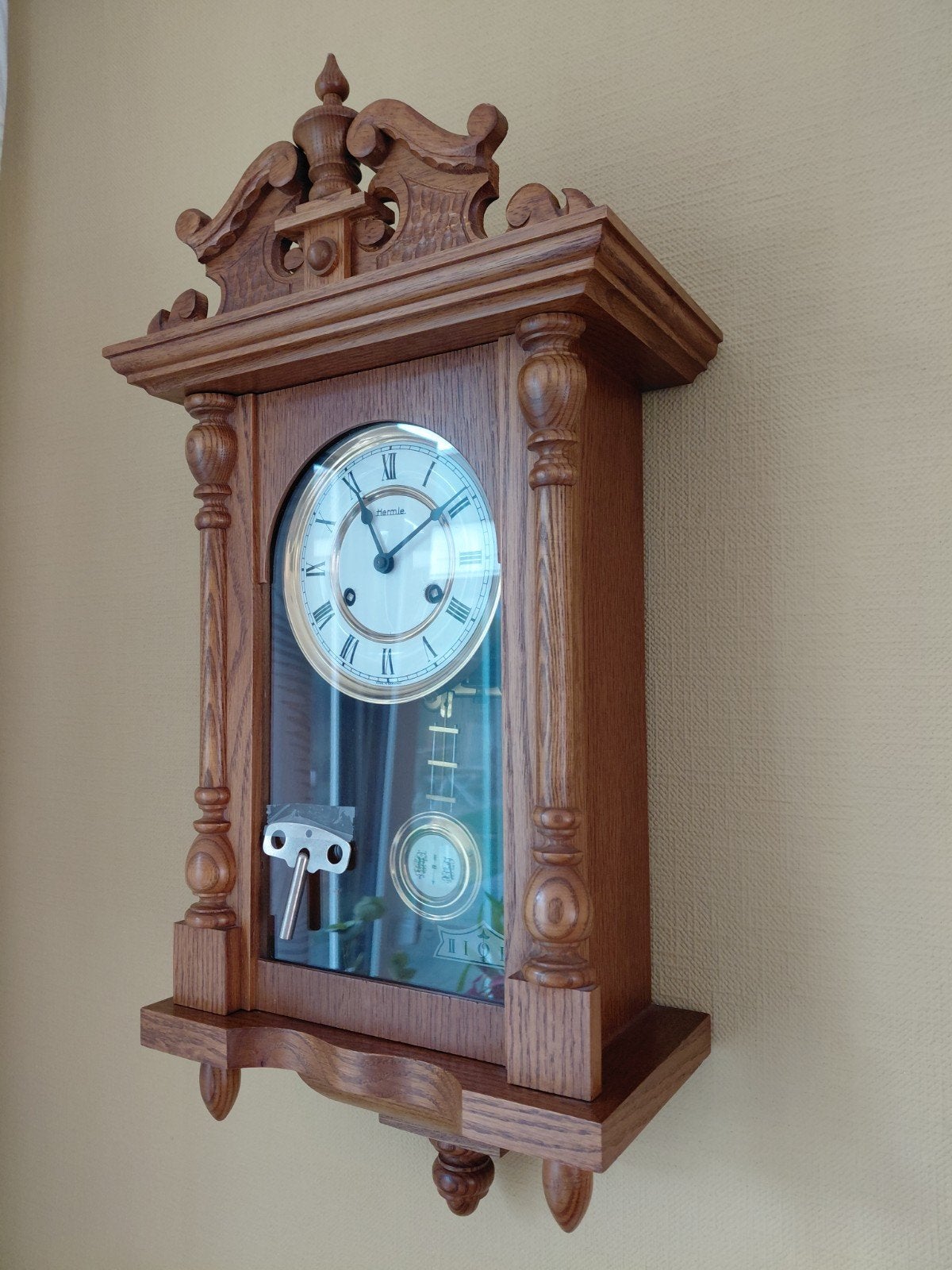 Hermle wandklok - Klassiek eiken design, Antiek en Kunst, Ophalen