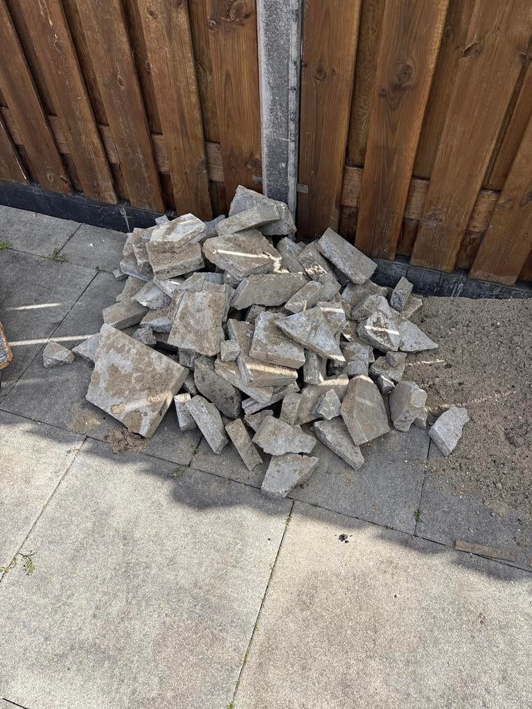 Stenen Gratis ophalen 2 stapels !, Tuin en Terras, Grind, Keien en Split, Overige materialen, Gebruikt, Overige typen, Ophalen of Verzenden