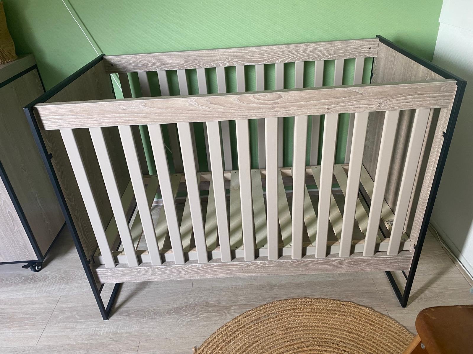 Ledikant Cabino Dakota babybed, Kinderen en Baby's, Ophalen, Gebruikt, 70 tot 85 cm, Lattenbodem
