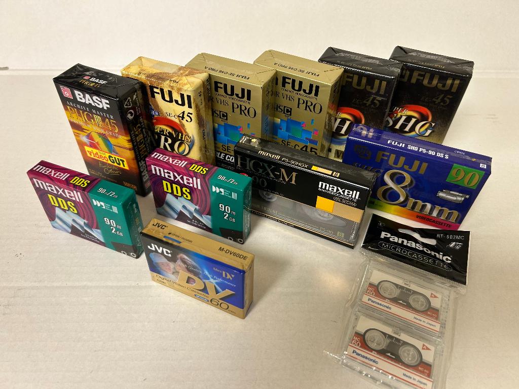 Unieke verzameling van 11 videotapes en datacartridges., Alle leeftijden, Verzenden, Nieuw in verpakking