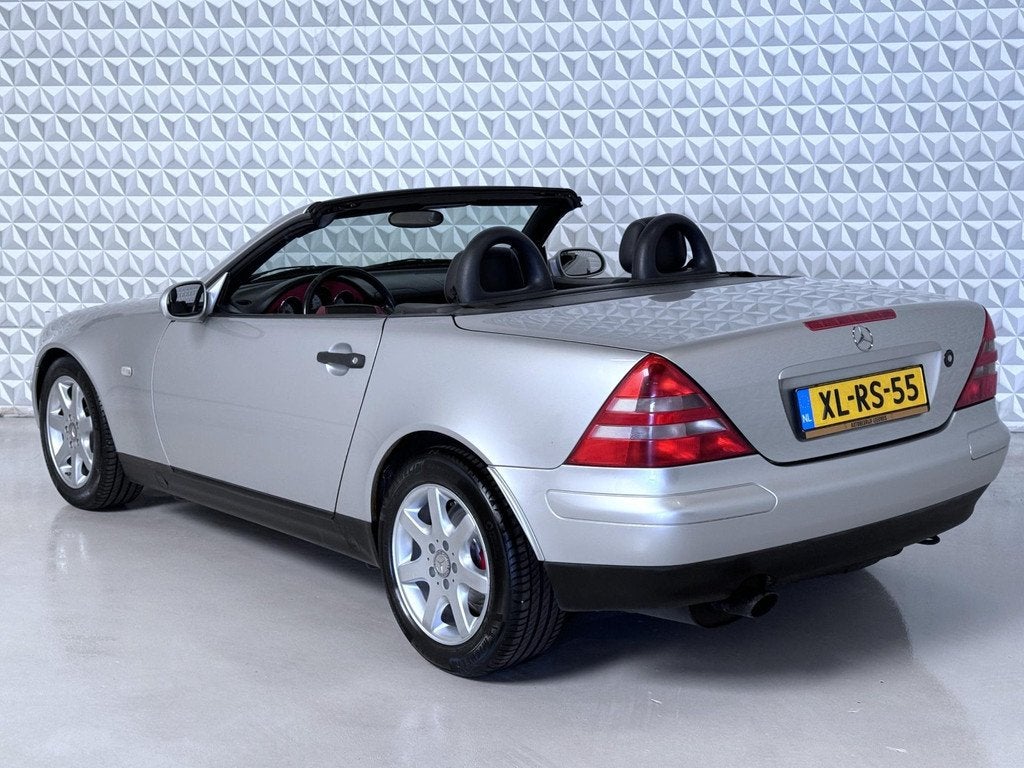 Mercedes-Benz SLK-klasse 200 Airco Leder 130000km (1999), Auto's, Mercedes-Benz, Euro 2, 1998 cc, Gebruikt, Zwart