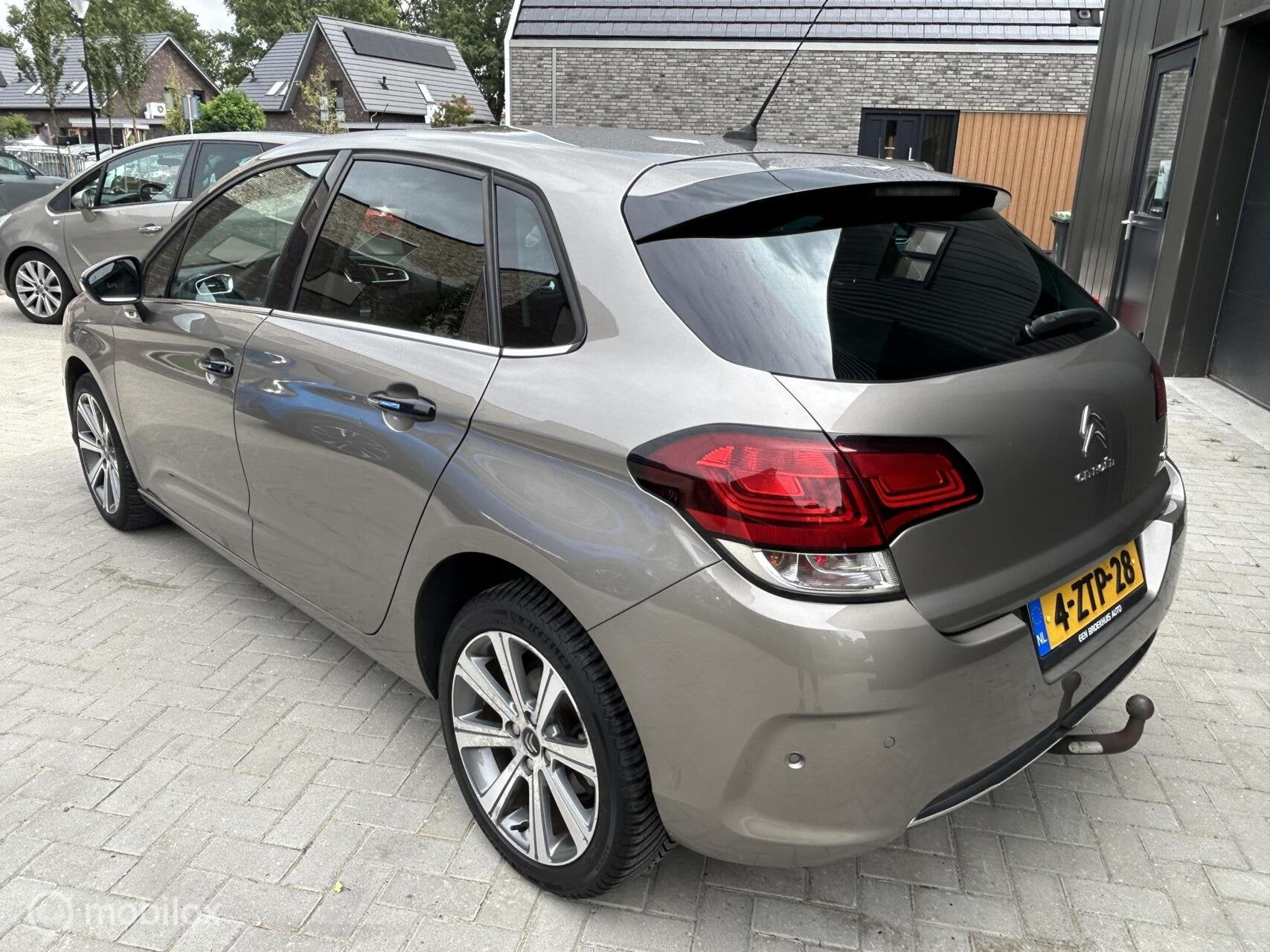 Foto 6 van Citroen C4 1.2 T 130 Pk Feel Collection